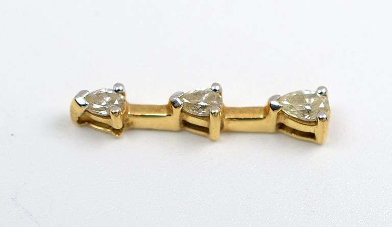Nice 3 Pear Shaped Diamond Pendant