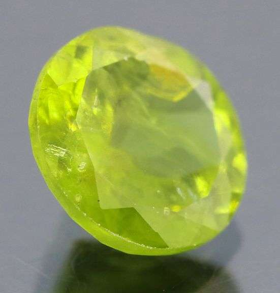 Great quality 2.90ct asparagus green Peridot
