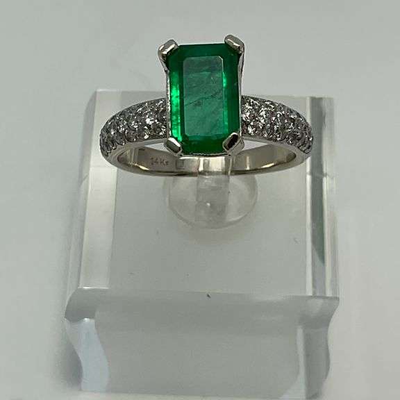 CERTIFIED 14K WHITE GOLD DIAMOND AND EMERALD RING
