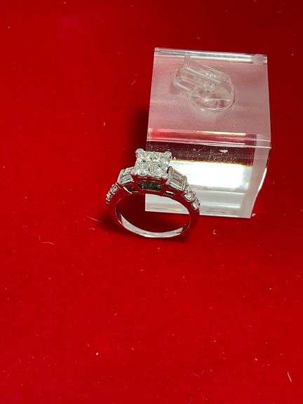 CERTIFIED BRAND NEW 14K WHITE GOLD AND DIAMOND RING
