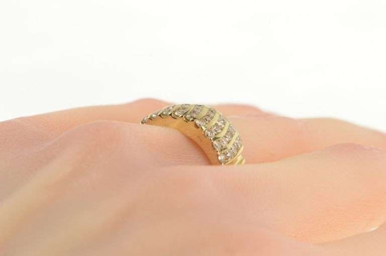 14K Yellow Gold 1.50 Ctw Wavy Diamond Strip Channel Band Ring
