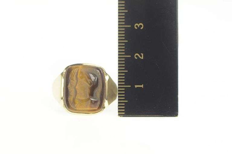 10K Yellow Gold Carved Tiger's Eye Soldier Intaglio Retro Ring