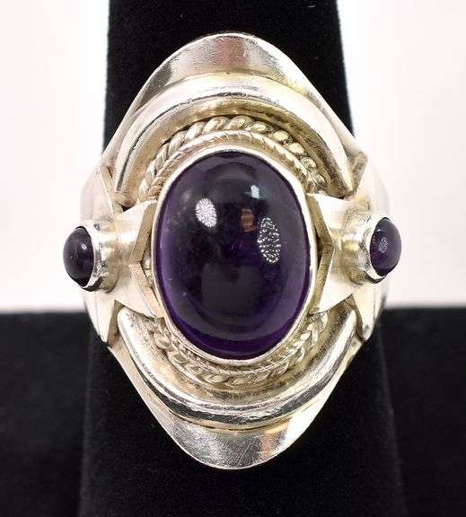 Sterling Silver Star Amethyst Ring