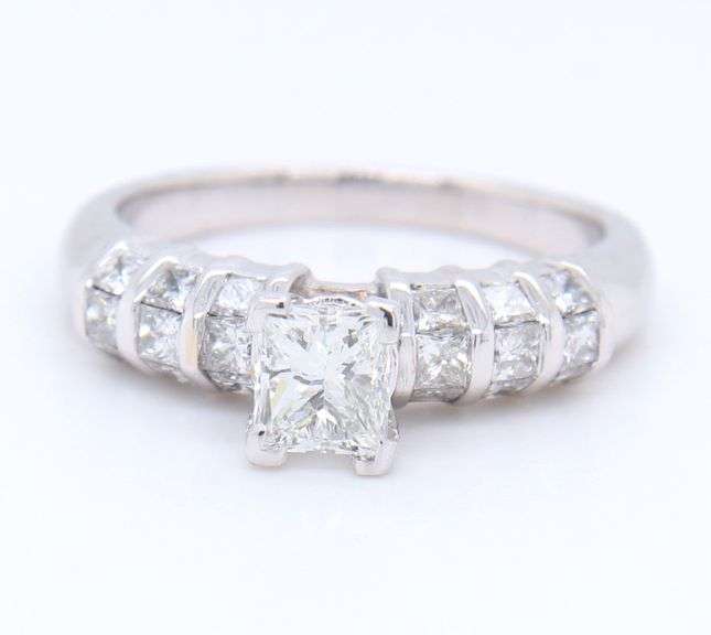 Elegant White Gold Princess Cut Diamond Engagement Ring in Princess Cut Setting