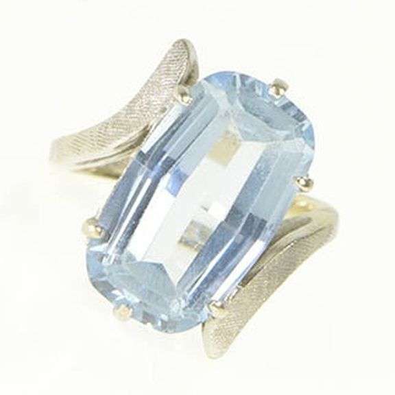 14K White Gold 1950's 7.00 Ct Oval Syn. Blue Spinel Bypass Ring