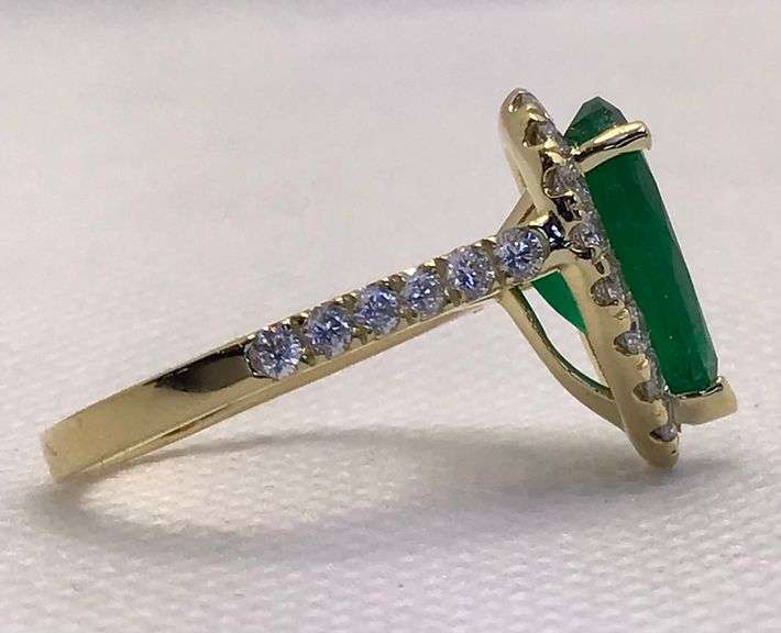 GORGEOUS AND UNIQUE 14K YELLOW GOLD EMERALD AND DIAMOND RING