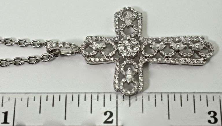 Sparkling High-Fashion Diamond Cross with Necklace