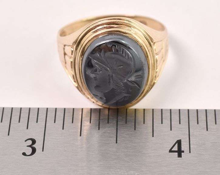 Superb Yellow Gold Hematite Cameo Ring