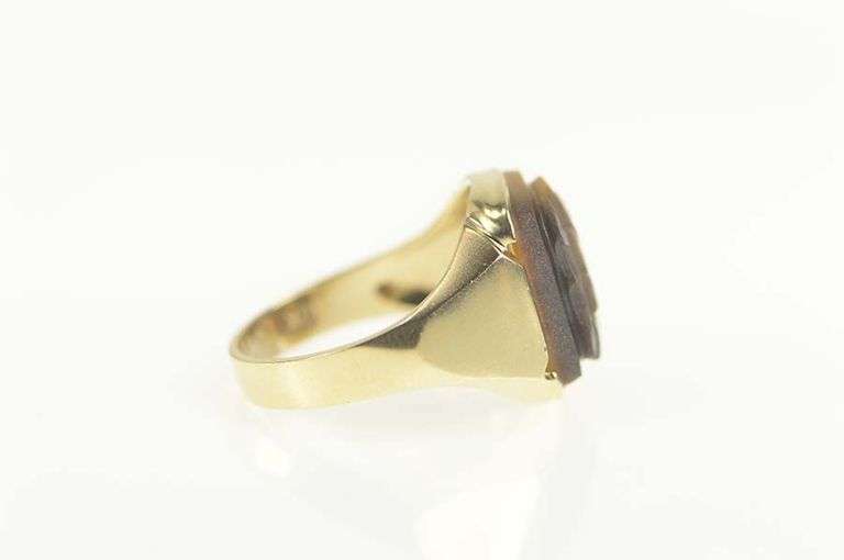 10K Yellow Gold Carved Tiger's Eye Soldier Intaglio Retro Ring
