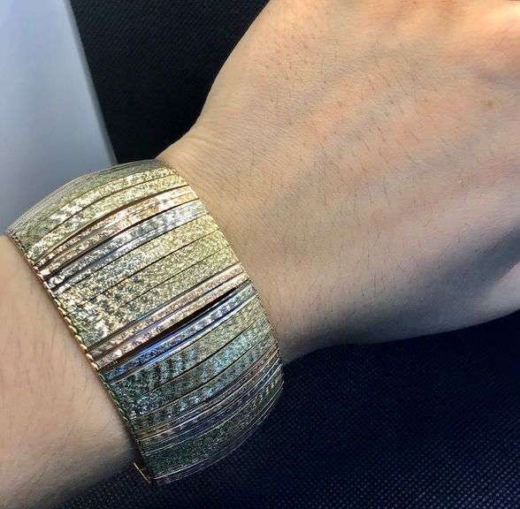 GORGEOUS AND STYLISH 14K TRI COLOR GOLD DESIGNER BRACELET