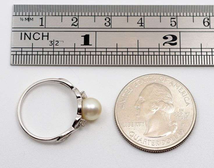 Feminine Lustrous Pearl Ring in 14K WG