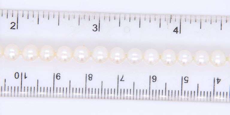 Lovely Tiffany & Co Ziegfeld Collection Pearl Bracelet