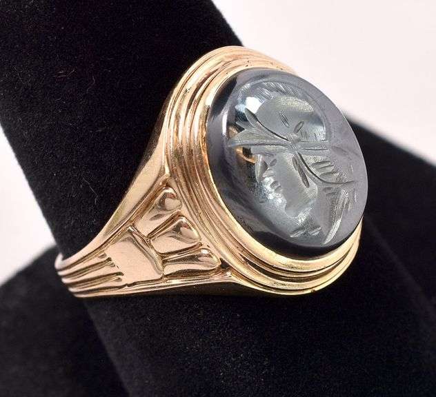 Superb Yellow Gold Hematite Cameo Ring