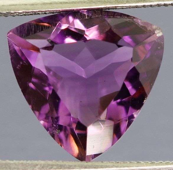 Stunning 3.46ct trillion cut Brazilian Amethyst