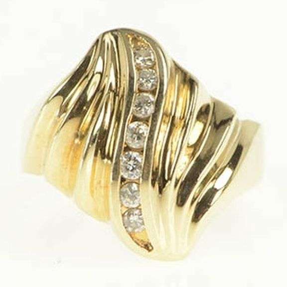 14K Yellow Gold 0.15 Ctw Diamond Wavy Grooved Statement Ring