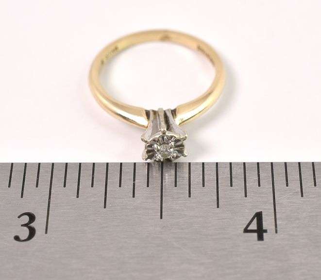 Sparkling 14K Yellow Gold Solitaire Diamond Ring