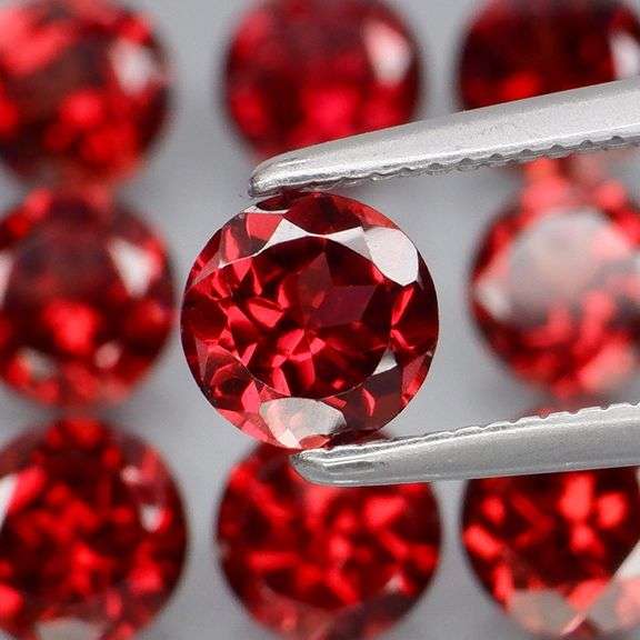 Premium 5.47ct round cut cherry red Garnet set