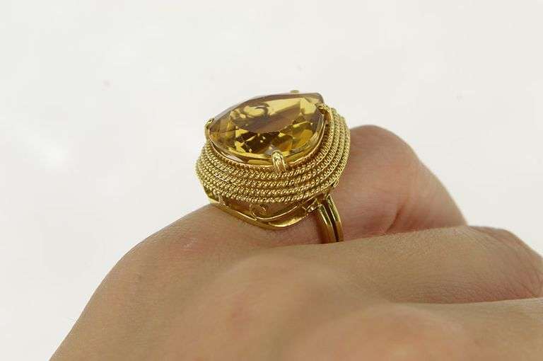 18K Yellow Gold 1960's Pear Citrine Woven Trim Cocktail Ring