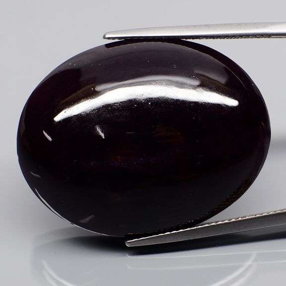 Substantial 90.85ct Star Rhodolite Garnet cabochon