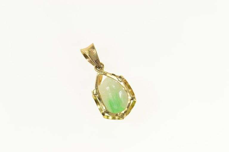 14K Yellow Gold Carved Jade Frog Toad Ornate Pendant