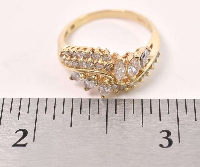 Ravishing 14K Yellow Gold Diamond Ring