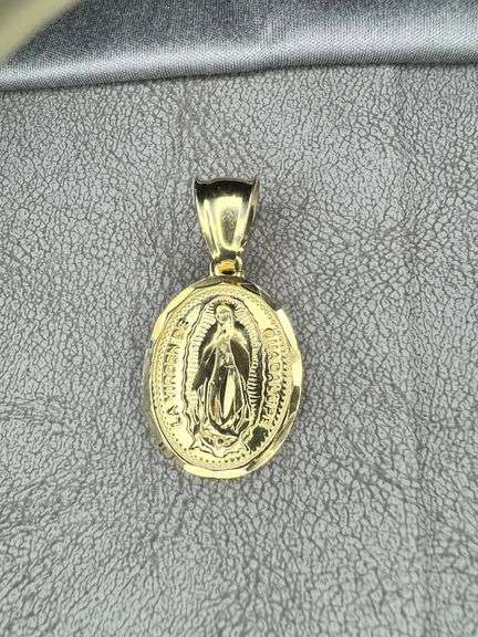 Amazing Virgin Guadelupe Mother Mary Fine Detailed 14 Kt Gold Plated Pendant