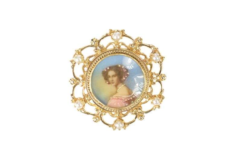 14K Yellow Gold Ornate Victorian Painted Lady Pearl Scroll Pendant/Pin