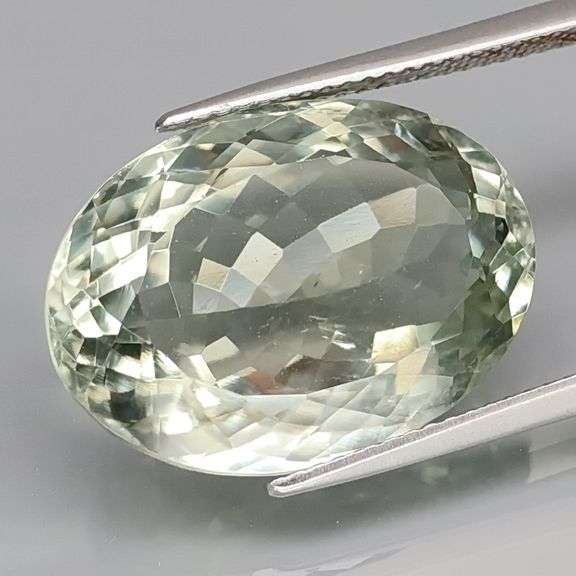 Gorgeous 10.58ct platinum green Amethyst