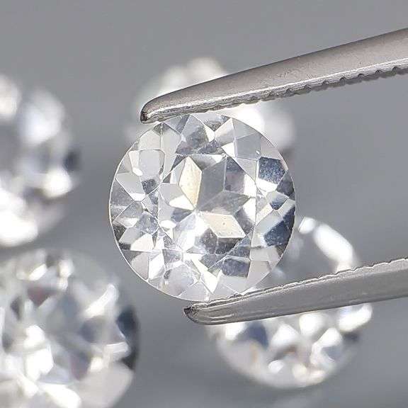 Glittering 4.95ct diamond white Topaz set