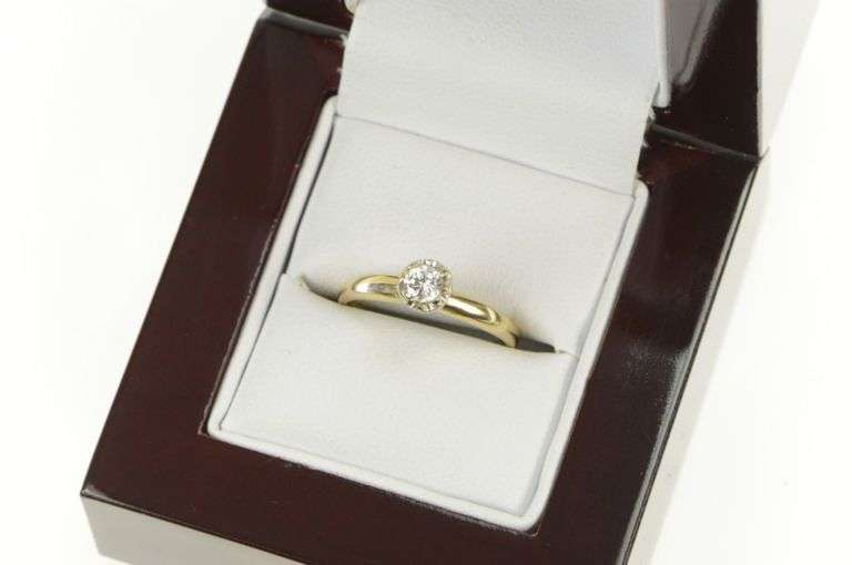 14K Yellow Gold 0.21 Ct VVS Diamond Solitaire Engagement Ring