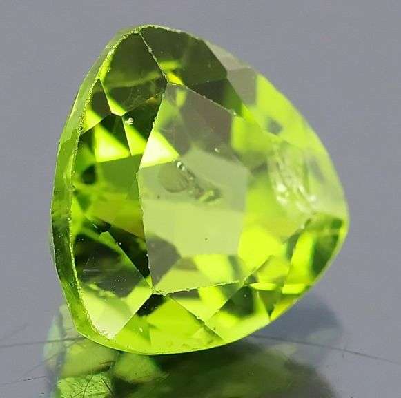 Trillion cut 2.88ct top Burma green untreated Peridot