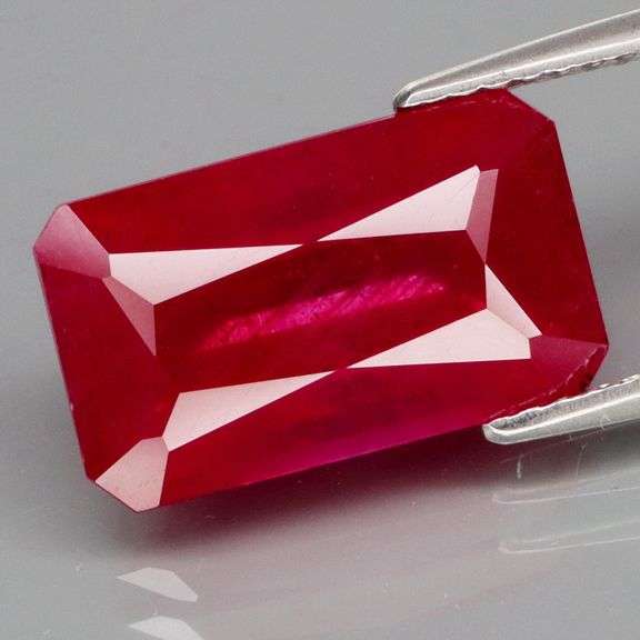 Sumptuous 8.50ct top blood red Ruby