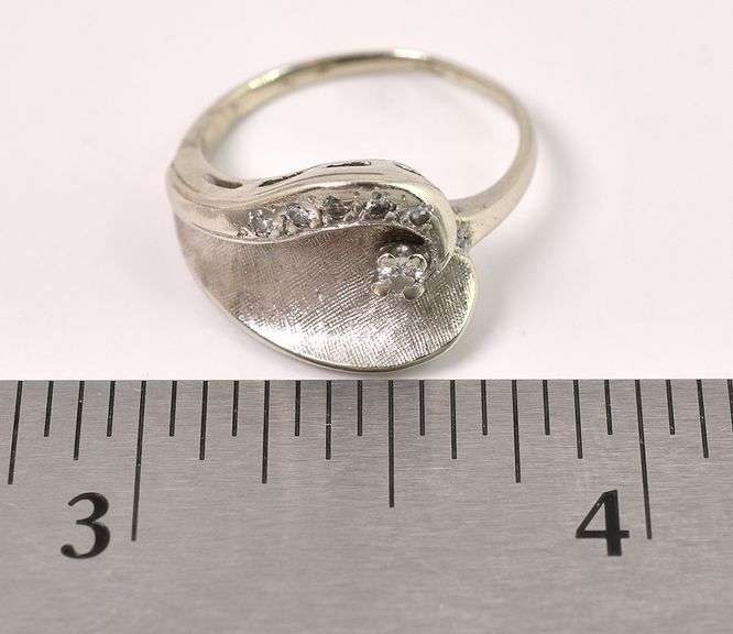 Decorative Diamond Ring in 14K White Gold