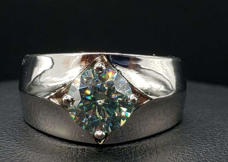 Men's Sparkling 2.05 Ct Fire Moissanite Ring