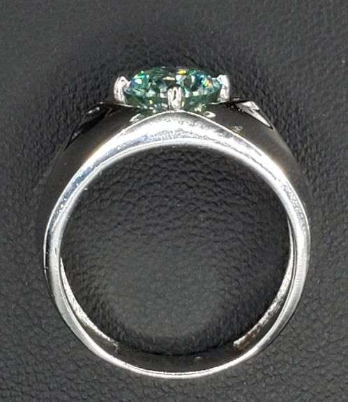 Men's Sparkling 2.05 Ct Fire Moissanite Ring