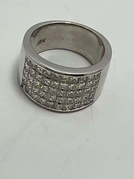 CERTIFIED 18K WHITE GOLD AND DIAMOND RING