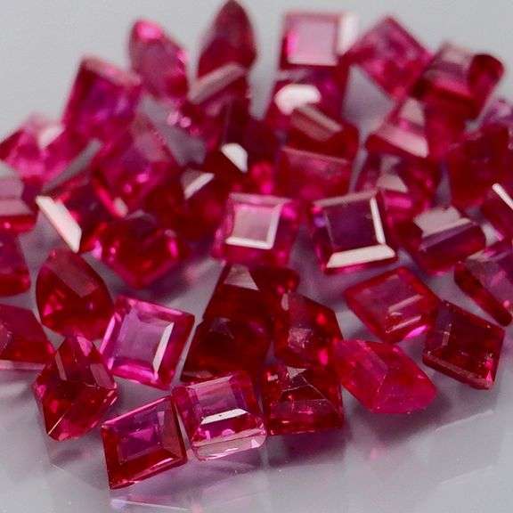 Outstanding 2.55ct 40 piece princess cut Ruby set
