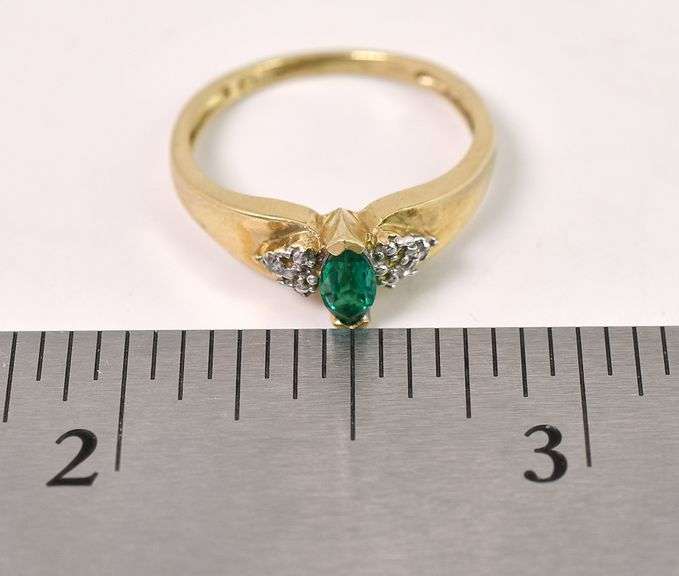 Excelent Lab Emerald and Diamond Ring in Yellow Gold