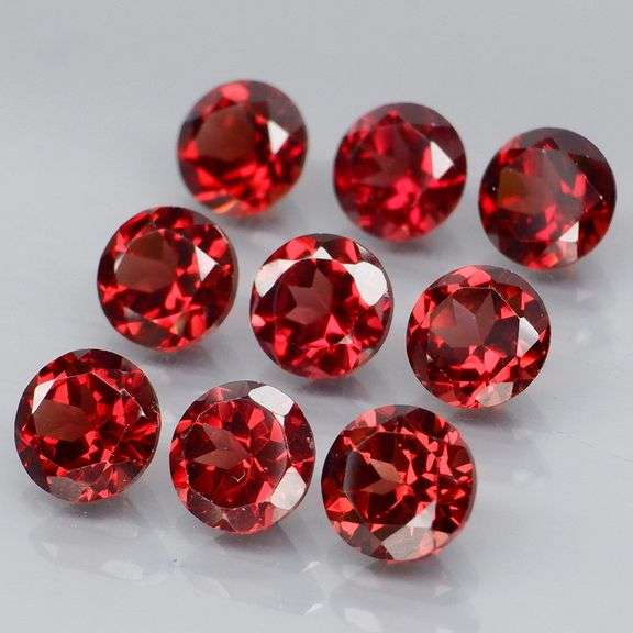 Premium 5.47ct round cut cherry red Garnet set