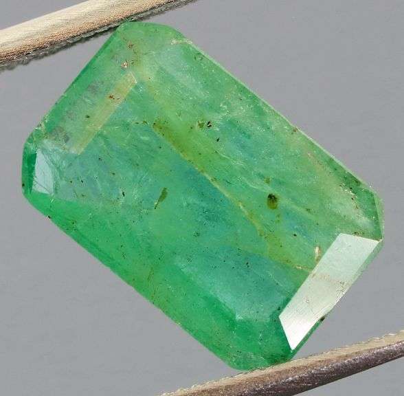 Awesome looking 2.67ct natural Zambian Emerald