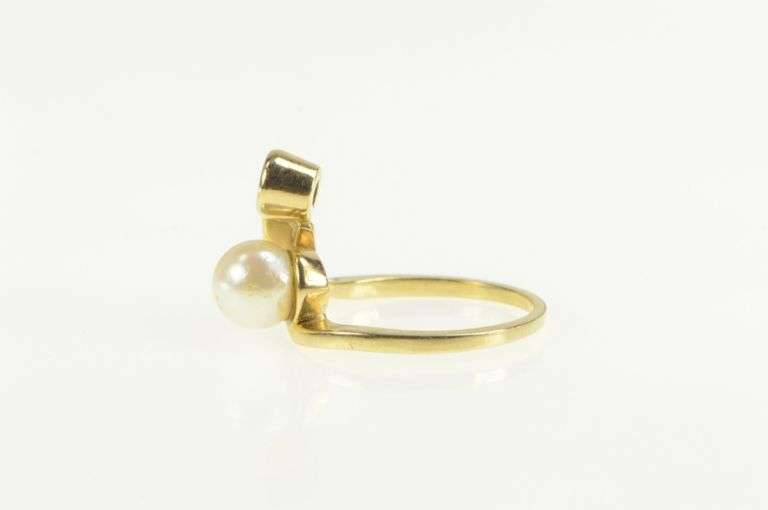 14K Yellow Gold Pearl VS Diamond 1960's Bypass Statement Ring