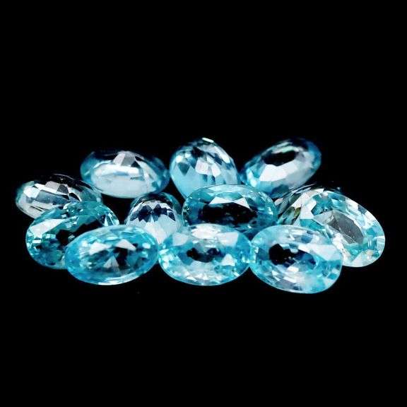 Vibrant blue! 8.26ct 12pc Cambodian Zircon set