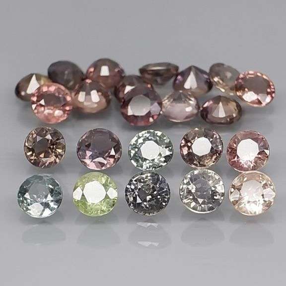 Fancy color 4.29ct UNHEATED VS Sapphire set