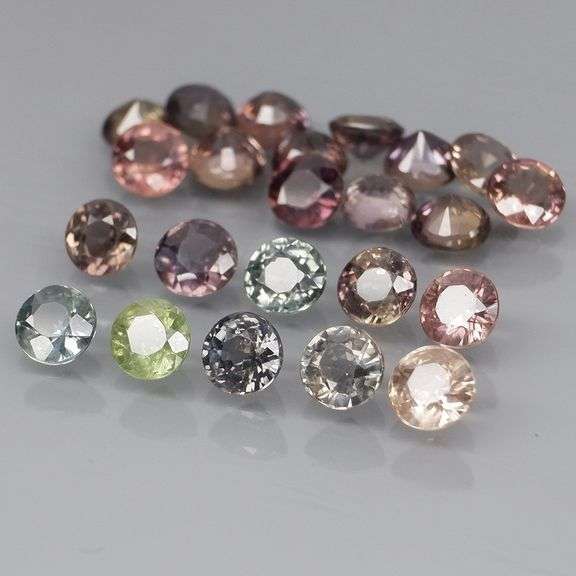 Fancy color 4.29ct UNHEATED VS Sapphire set