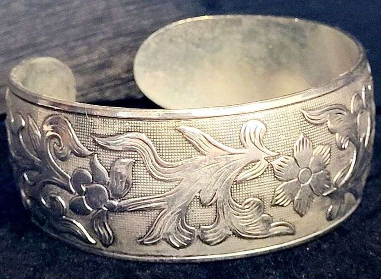 Huge 32.9 Gram Vintage Scrolling Silver Cuff Bangle Bracelet