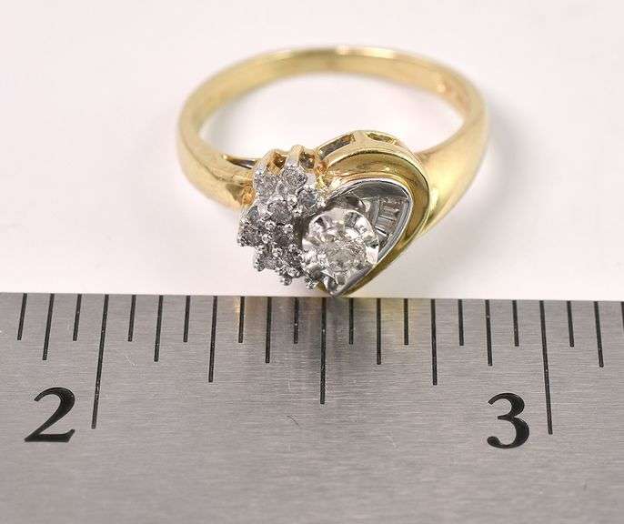 Stunning Heart Diamond Ring in 14K Yellow Gold