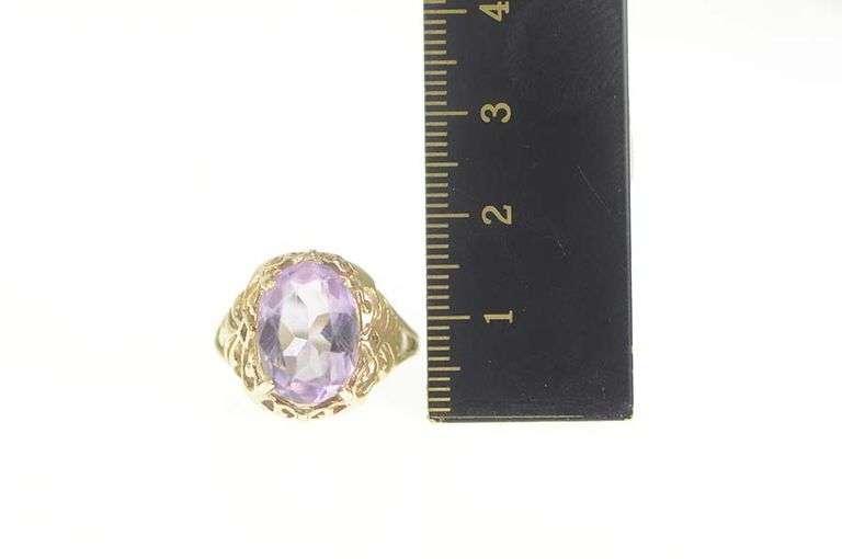 10K Yellow Gold Oval Amethyst Ornate Filigree Cocktail Ring