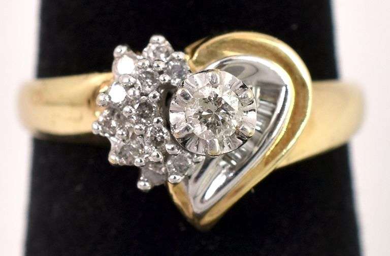 Stunning Heart Diamond Ring in 14K Yellow Gold
