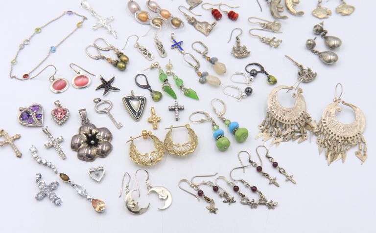 Group Lot of Vintage 925 Sterling Silver Earrings and Pendants