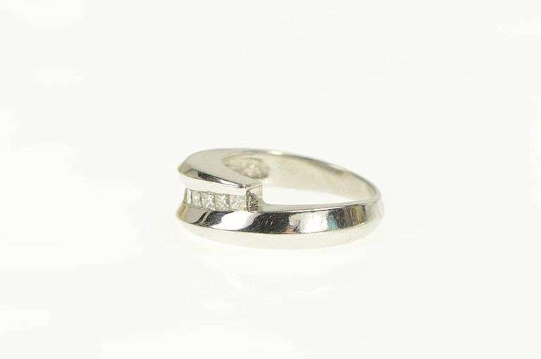 14K White Gold 0.50 Ctw Princess Diamond Bypass Band Ring